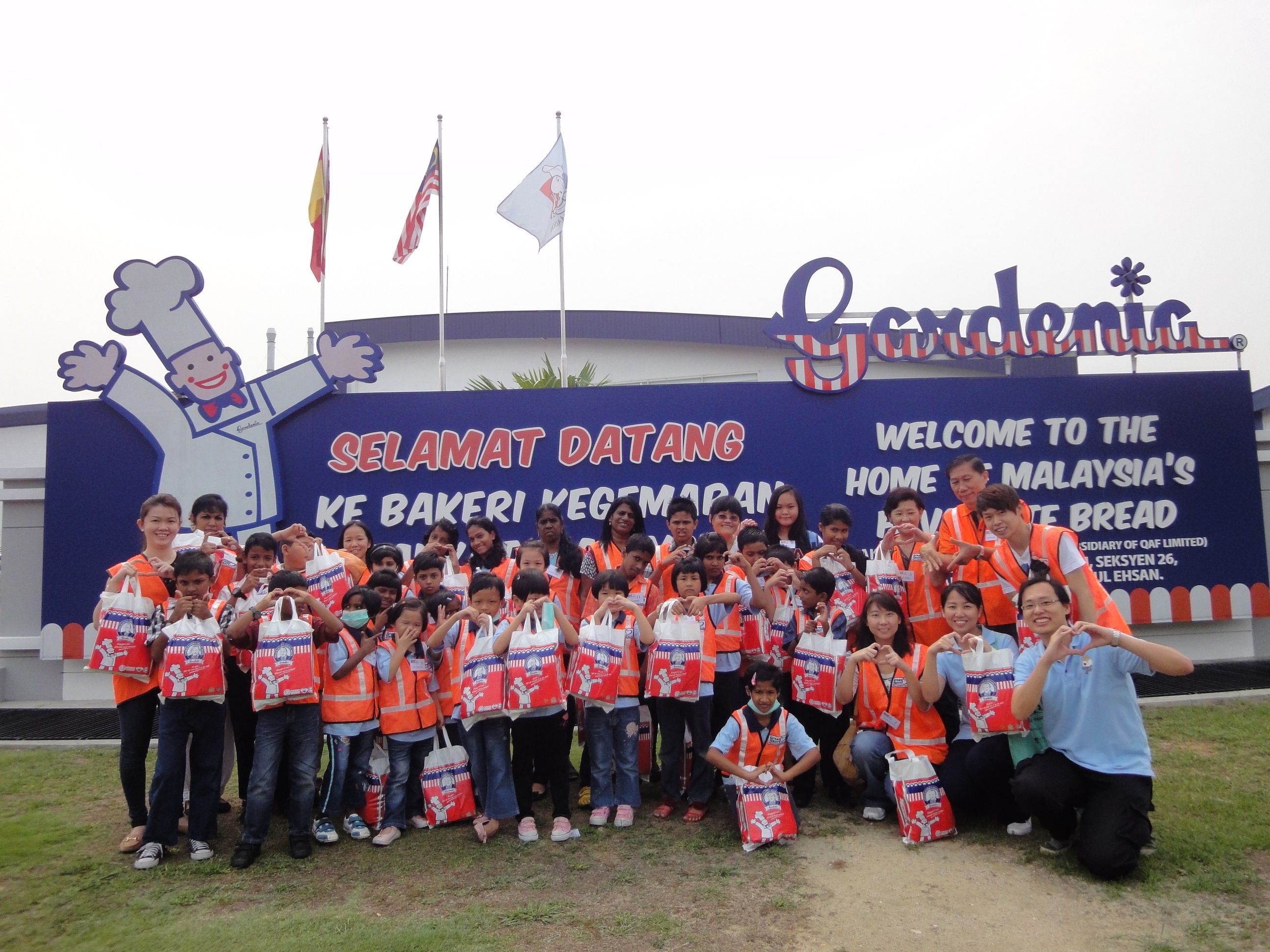 Hand-in-hand Charity Program - Great Heart Charity