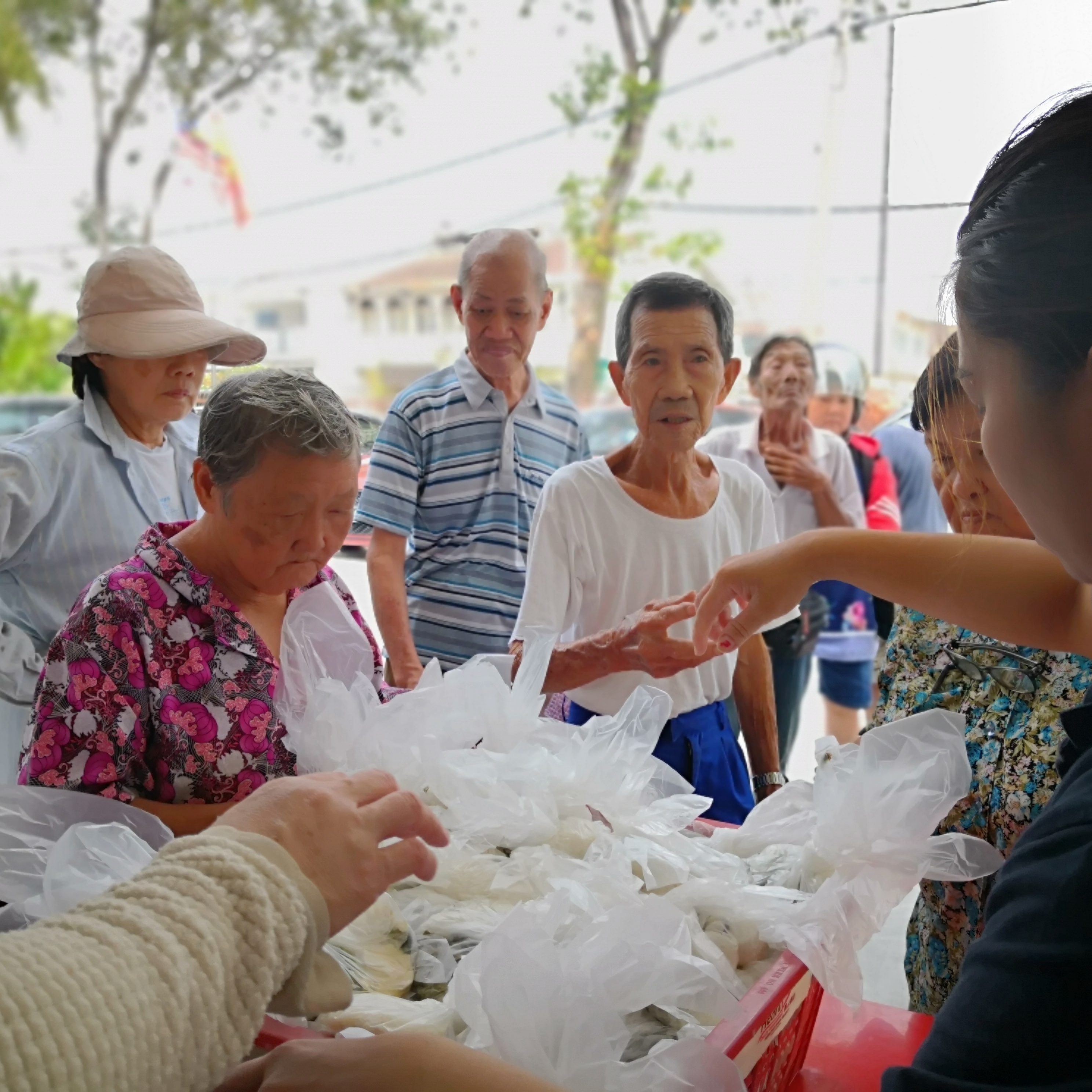 Lunch Box For the Hungry